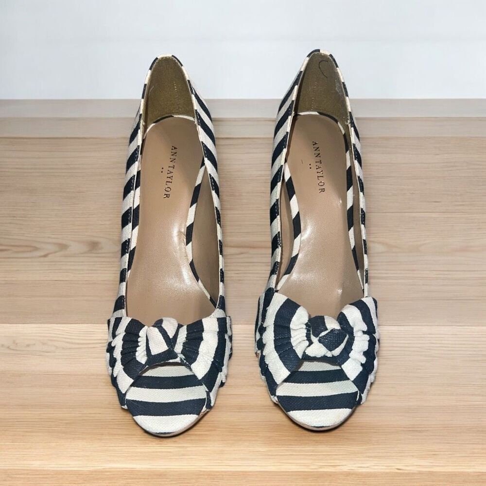 ✨ANN TAYLOR PEONY PEEPTOE KNOT SZ 8 HEELS✨